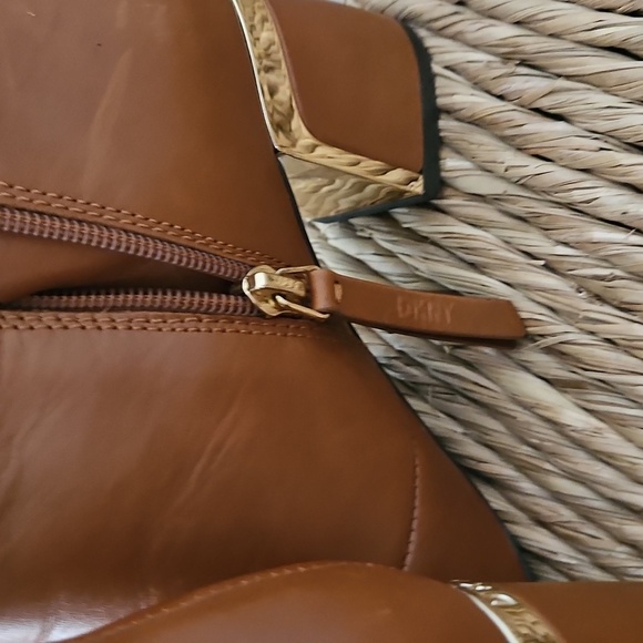 DKNY Brown Leather Ankle Boots Size 6.5 - Picture 5 of 8